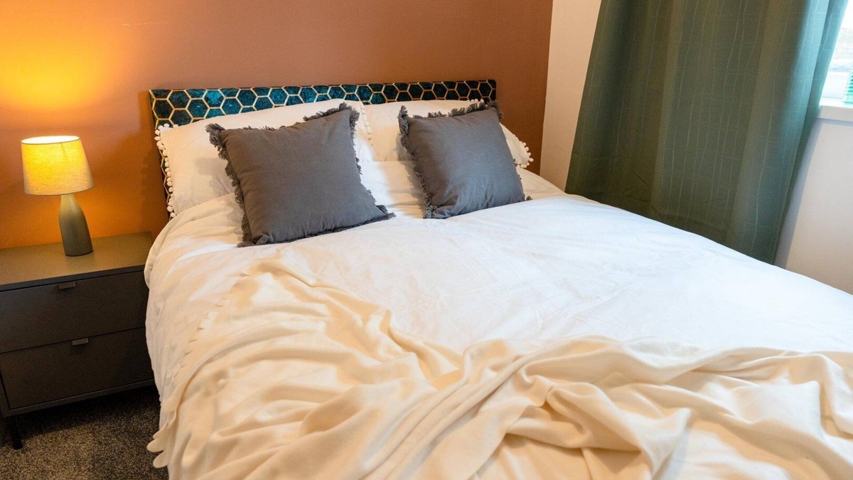 Cyncoed Apartment | Cohost Partners Cozy 1 Bed Retreat Cyncoed