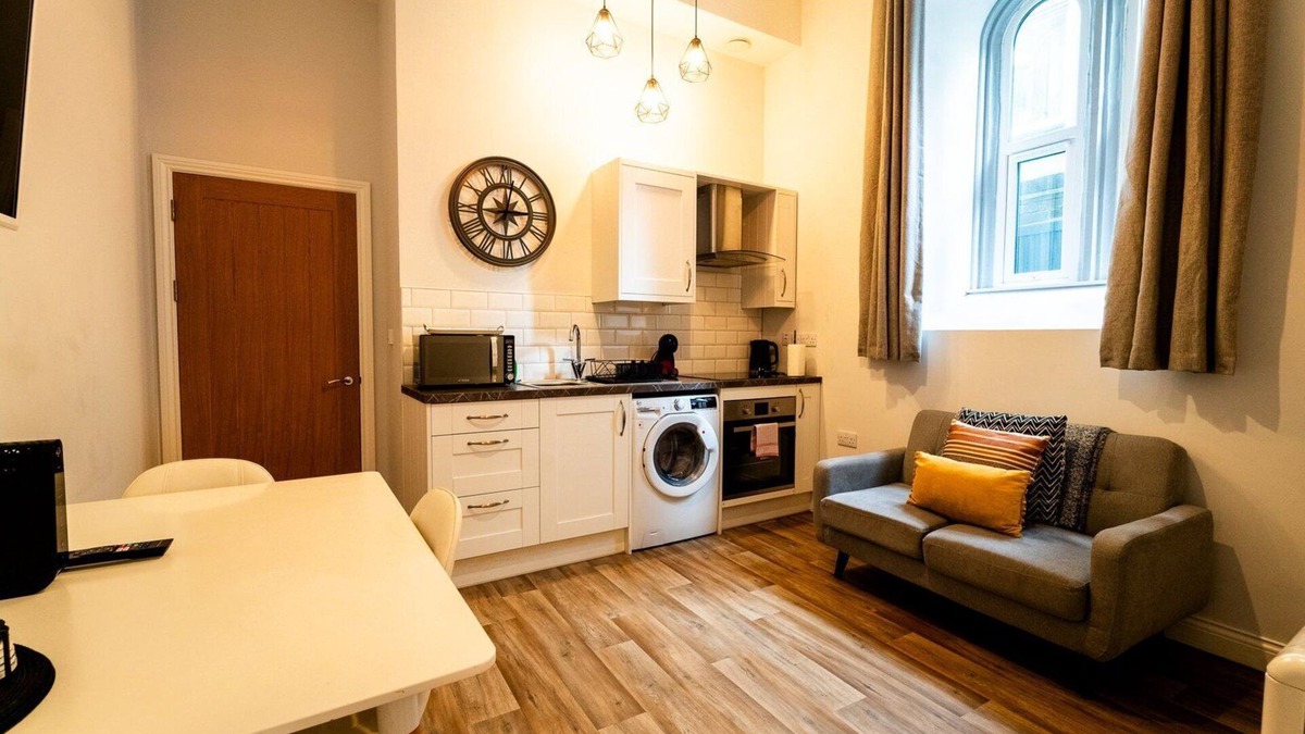Castle Apartment | Cohost Partners Serene Chapel Retreat King Bed Sleeps 4