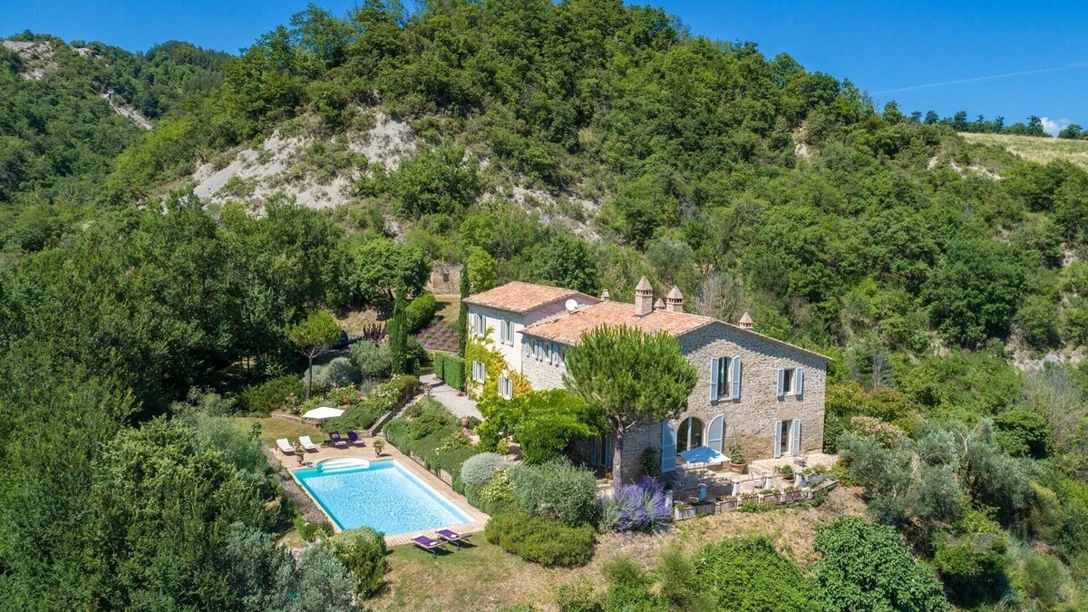 Pietralunga Villa | Col Di Casale - A stunning Umbrian Villa nested in the green heart of Italy