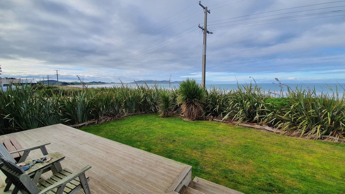 Colac Bay House | Colac Bay, Beach Front Sea Views