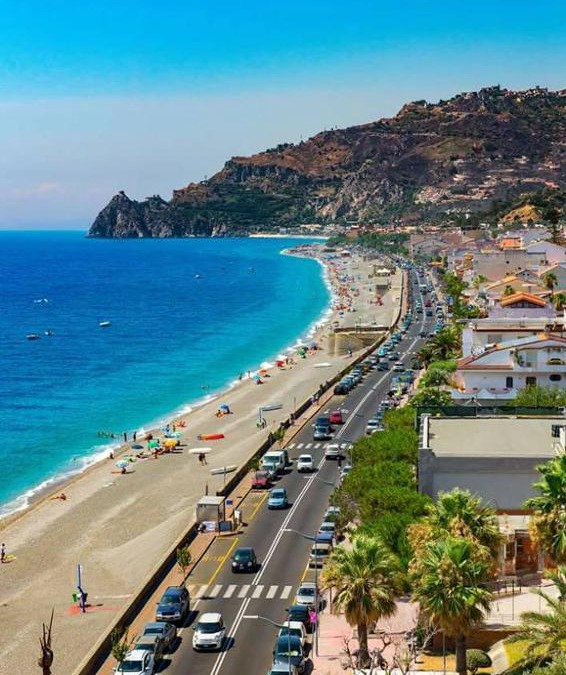 Santa Teresa di Riva Apartment | Colapesce Appartamento