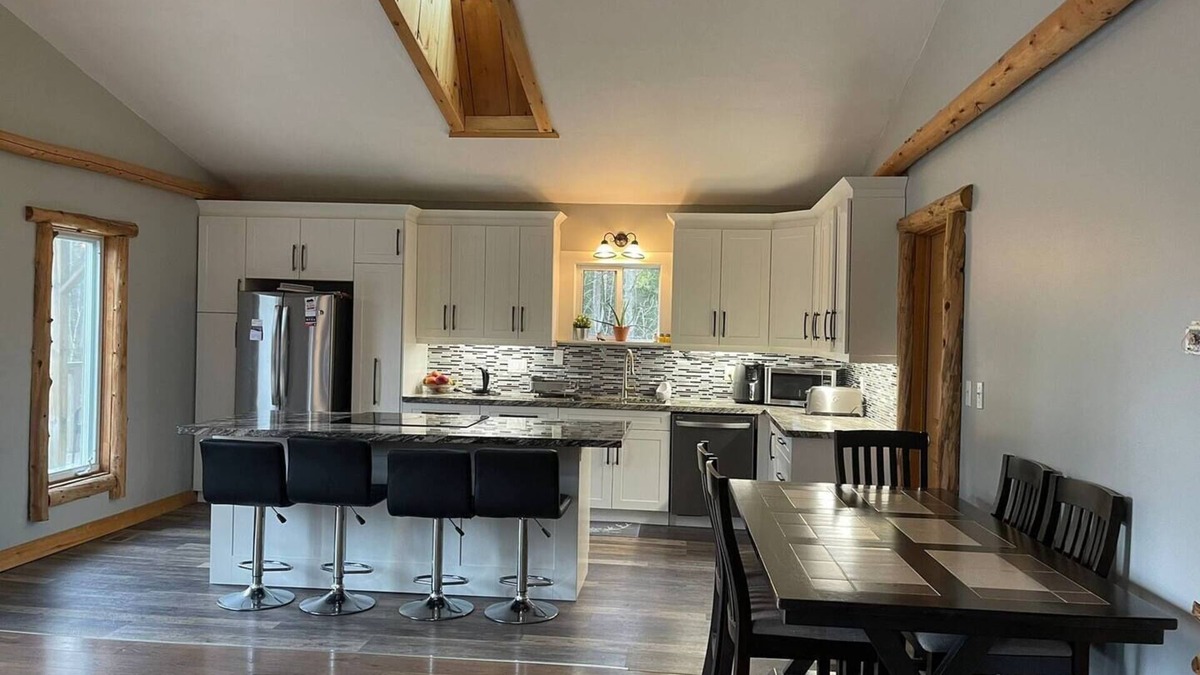 Oro-Medonte Cottage | Coldwater Haven: Spacious & Cozy Ski Retreat Near Horseshoe Valley