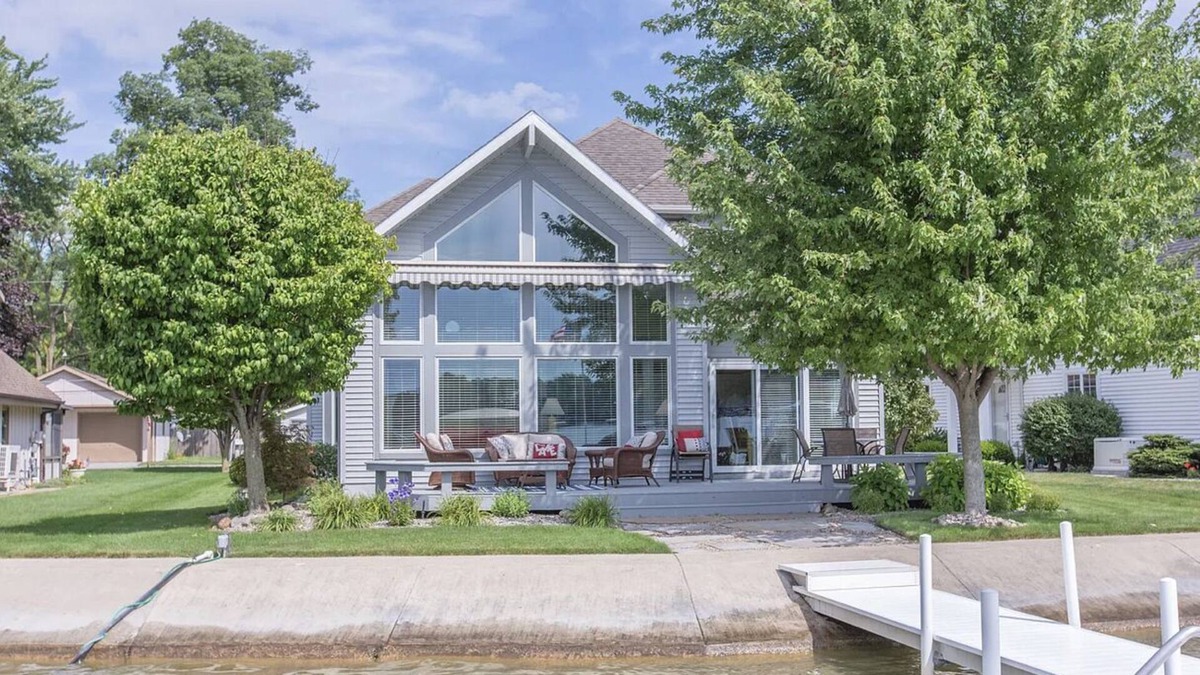 Coldwater House | Coldwater Lake, Sandy Beach, Sunset Views, Dock Available