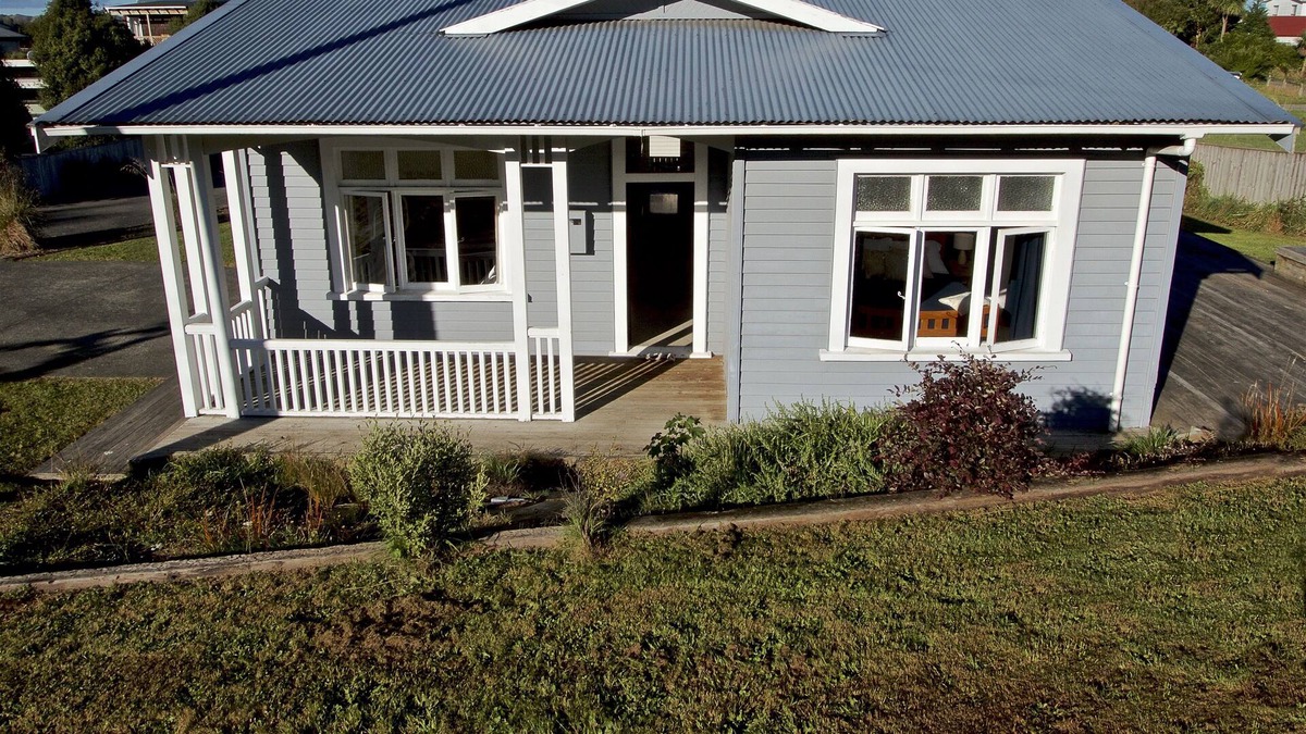 Ohakune Cabin | Cole Cottage with Spa - Ohakune Holiday Home