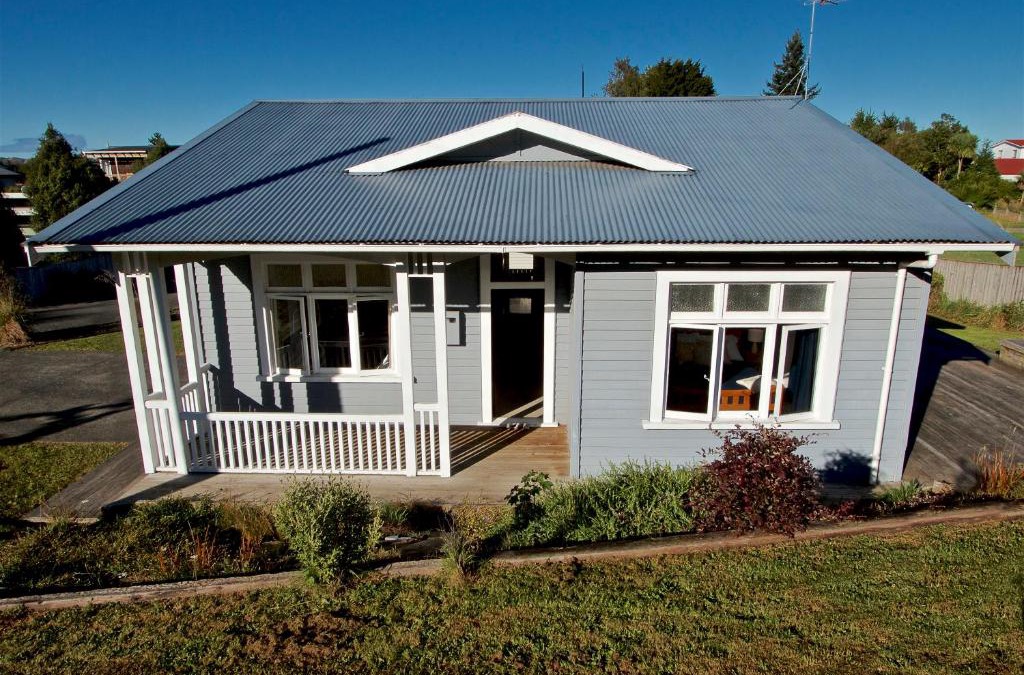Ohakune House | Cole Cottage with Spa - Ohakune Holiday Home