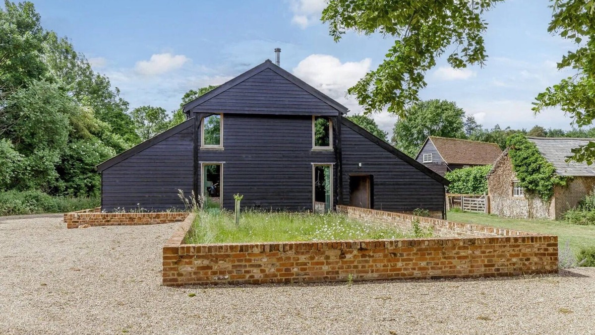 Braintree House | Colemans Farm Barn - A lovely, spacious and warm 3 bedroom converted barn