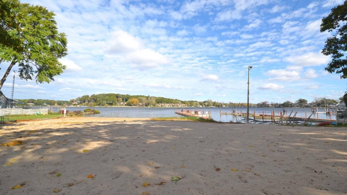 Spring Lake House | Coles Park @ Spring Lake/Grand Haven Labor Day wkend 8/29-9/1 for 6 or less 950