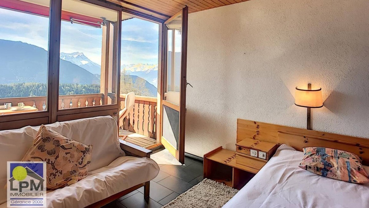 Leysin Apartment | Colina 100 Large studio (47m2) for 2 adults, well located close to the skilift and to 5 walking minu