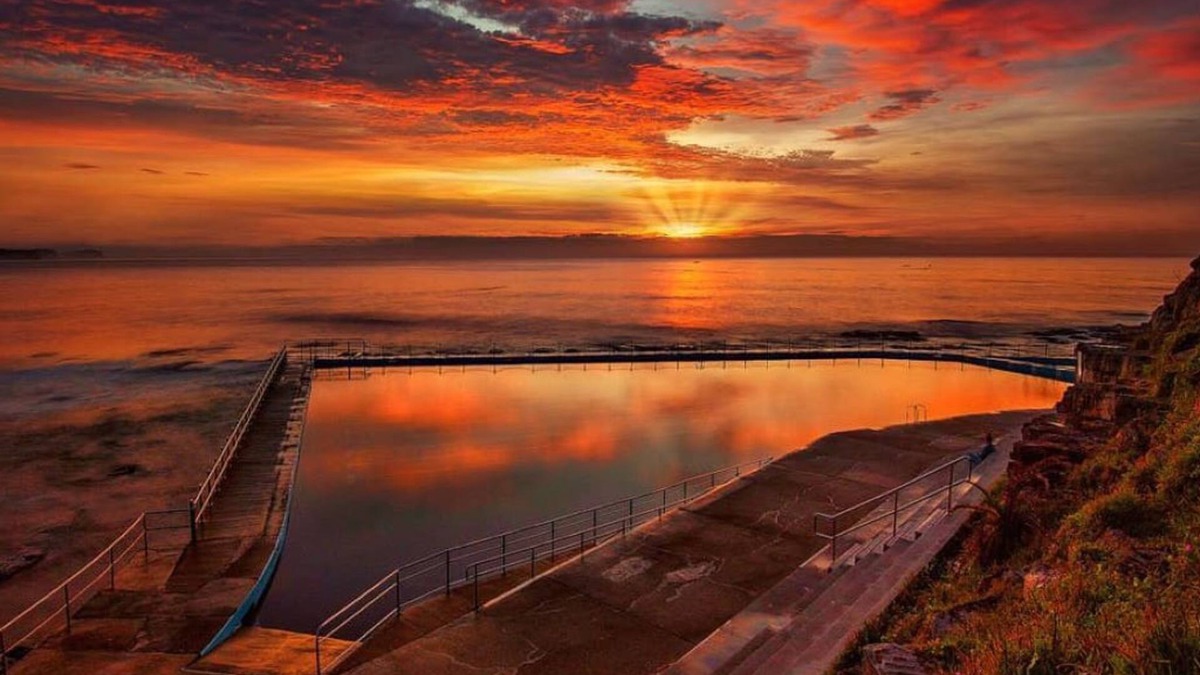 Collaroy Plateau House | Collaroy Plateau Coastal Hamptons - heated spa and log fire