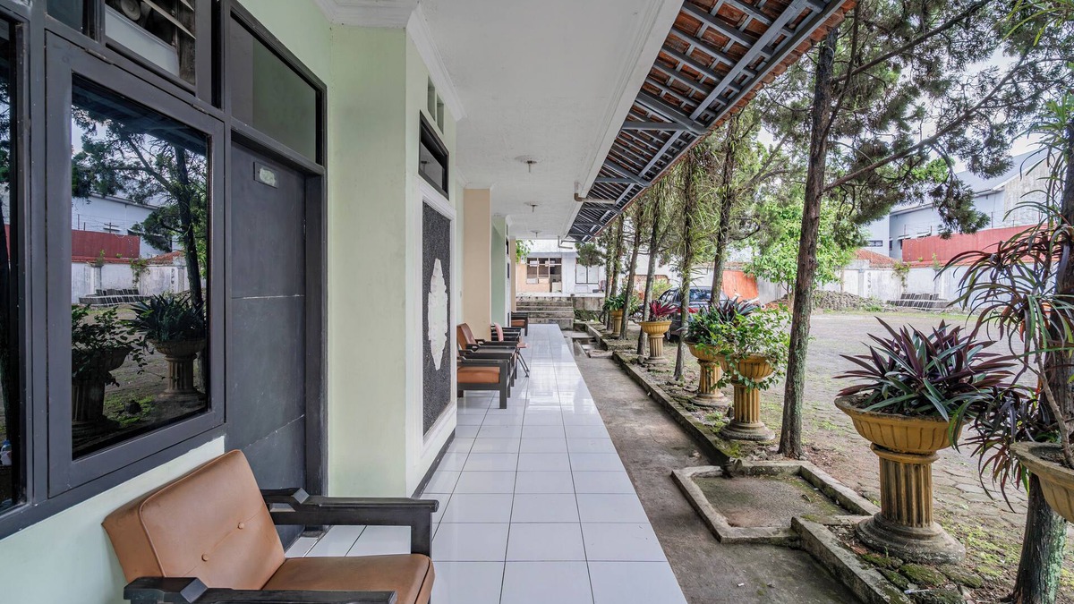 Tasikmalaya Hotel | Collection O Tasikmalaya Near Stadium Wiradadaha Formerly Hotel Abadi