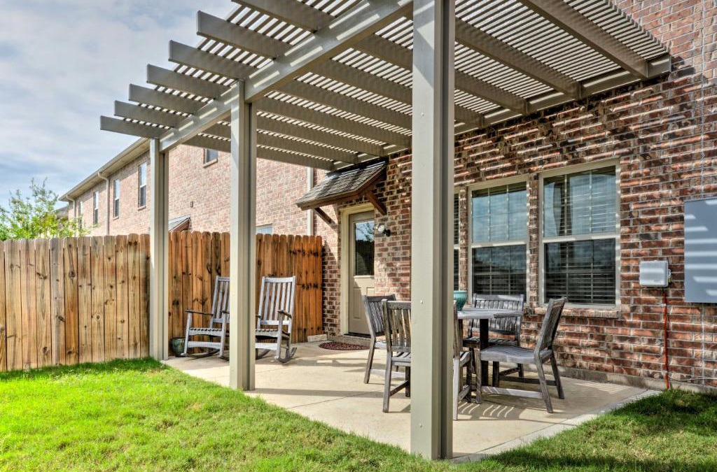 College Station House | College Station Townhouse with Private Patio