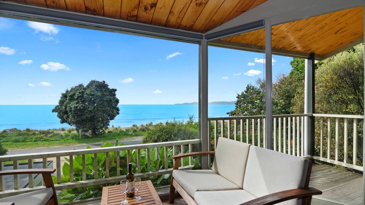 Collingwood House | Collingwood Beach House - Golden Bay Holiday Home