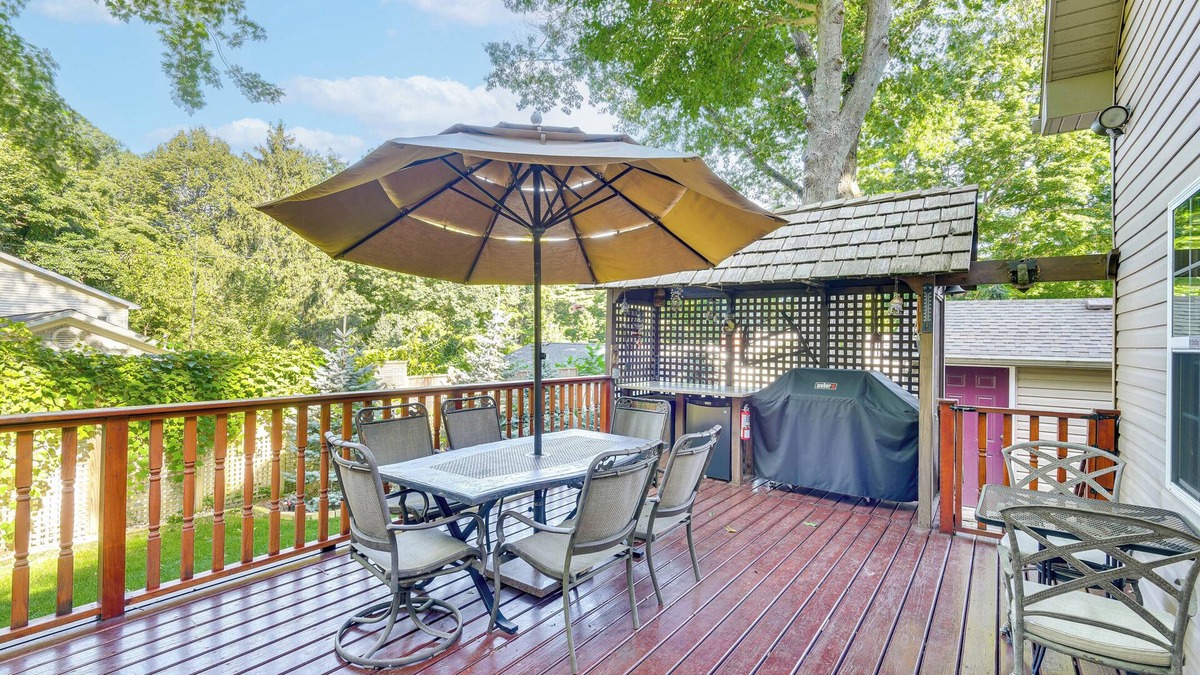 Lake Michigan Beach House | Coloma Retreat w/Fire Pit, Walk to Beaches!