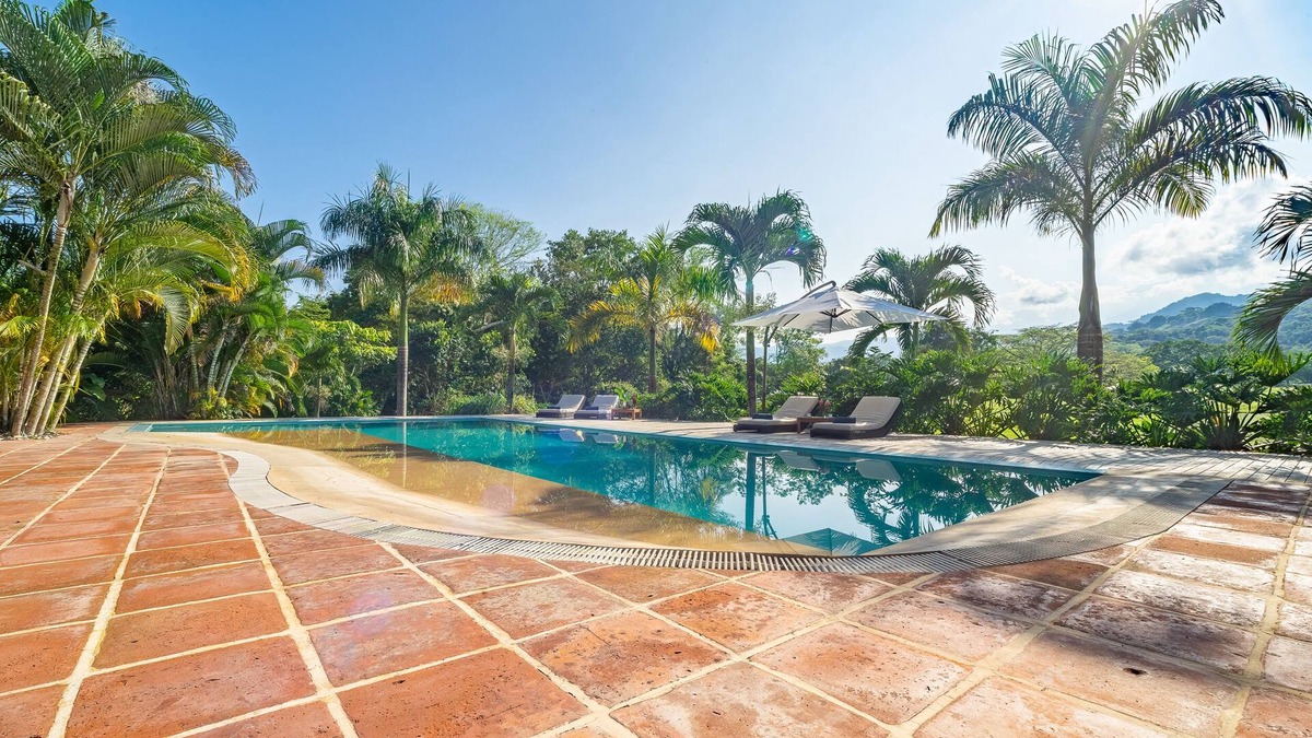 Anapoima Villa | Colombian Dream Getaway with Clay Tennis Court, Swimming Pools, Views and more.