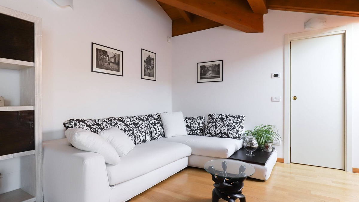 Villasanta Apartment | Colombo 4 - Two Bedroom Apartment, Sleeps 4