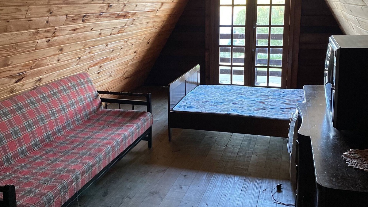 Prudentopolis Ski Chalet | Colonial chalet with antique decor, near the exit to the giant waterfalls