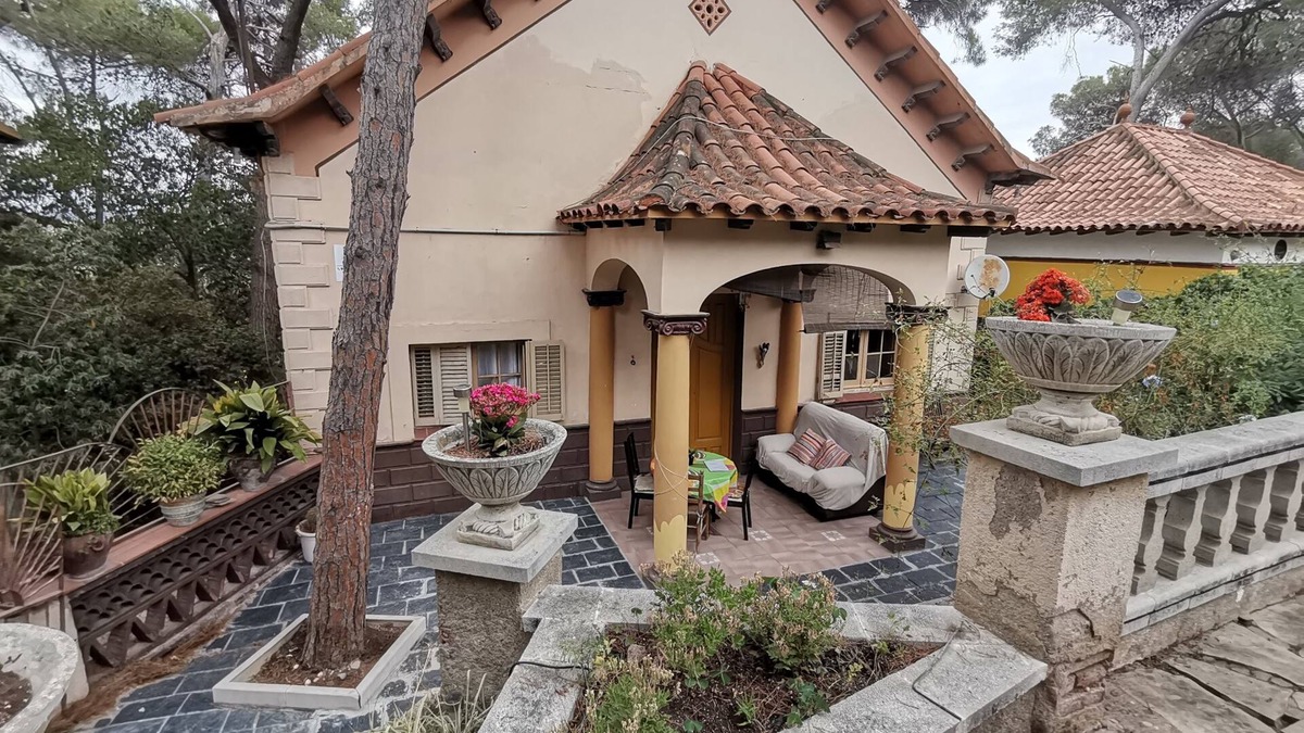 Montcada I Reixac House | Colonial House 20km from the center of Barcelona