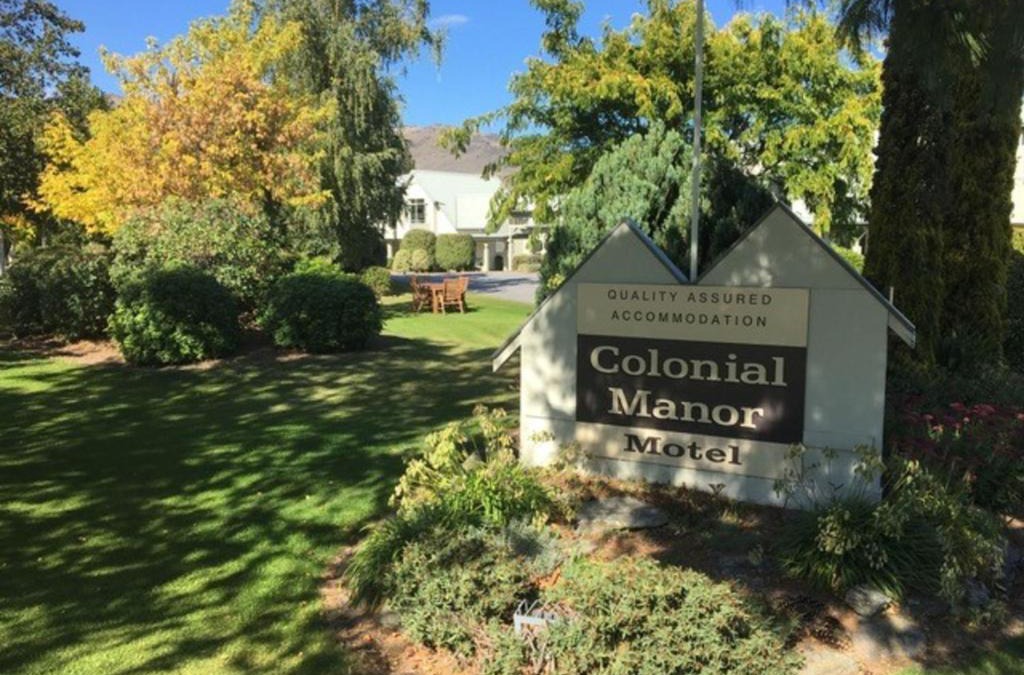Lowburn Hotel | Colonial Manor Motel