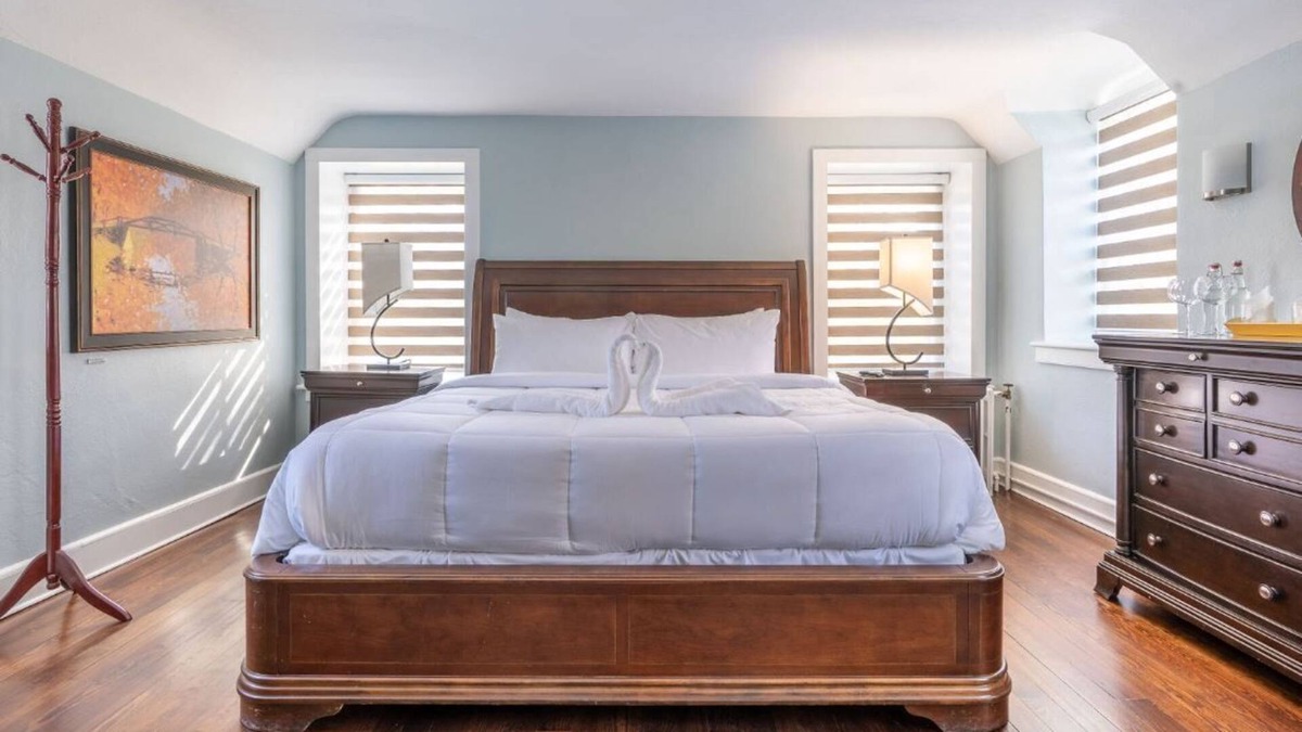 Lambertville House | Colonial Rooms Combo in Lambertville NJ