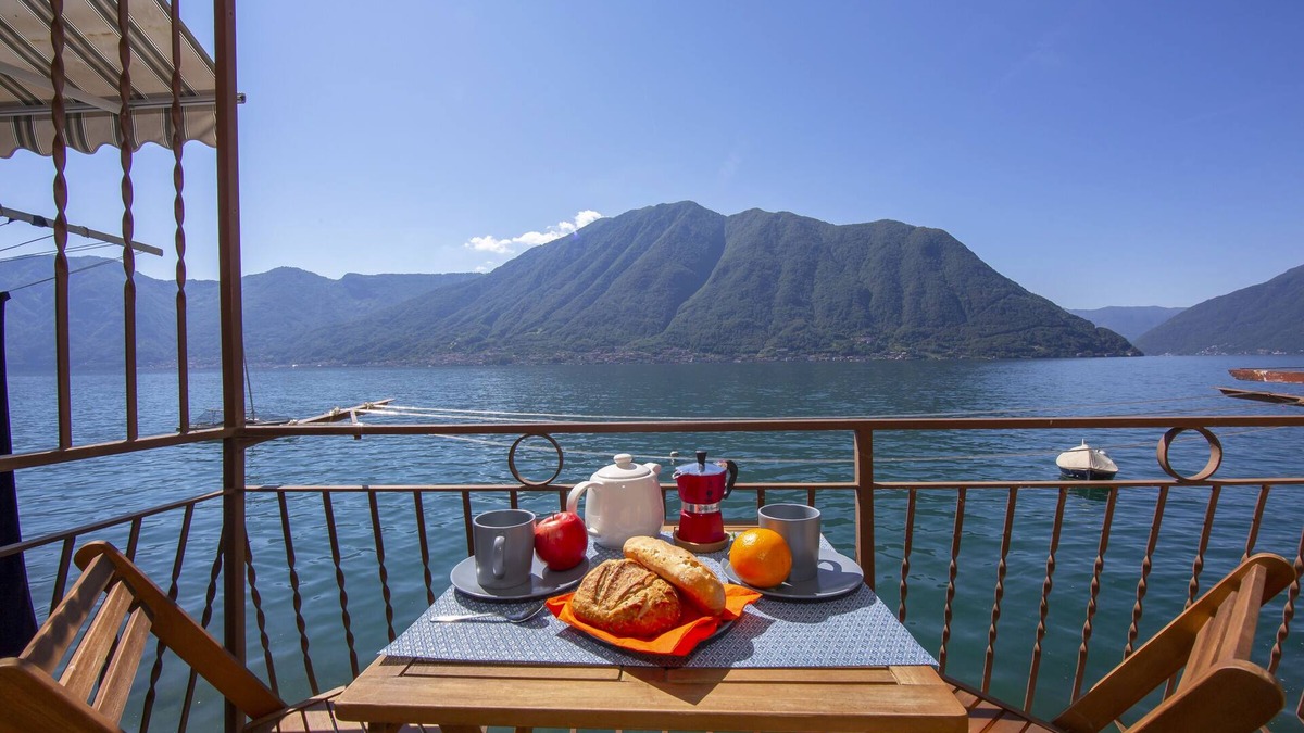 Colonno Apartment | Colonno Fronte Lago, Colonno, Italy