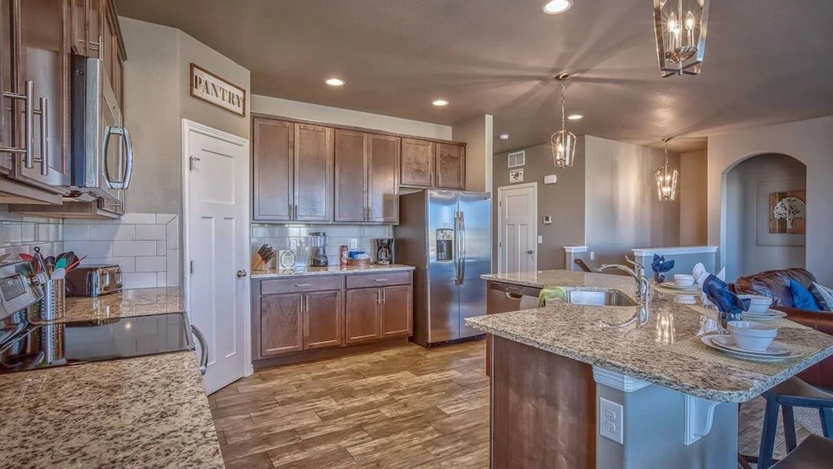 Elbert House | Colorado Springs Mountain View Haven The holiday season is here – Book now.