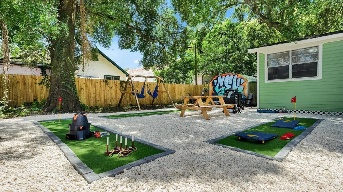 Ybor City House | Colorful 3BR Retreat w/Mini Golf + Hammocks | Walk to Ybor