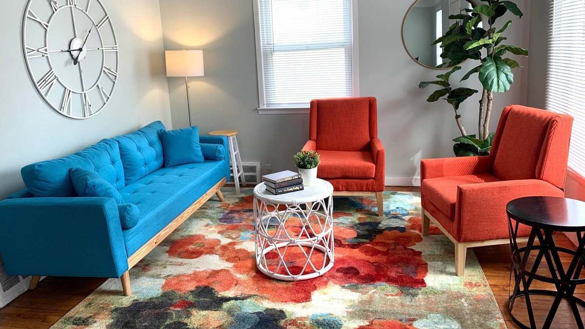 Pontiac House | Colorful and Stylish Retreat - 5 Min To GM