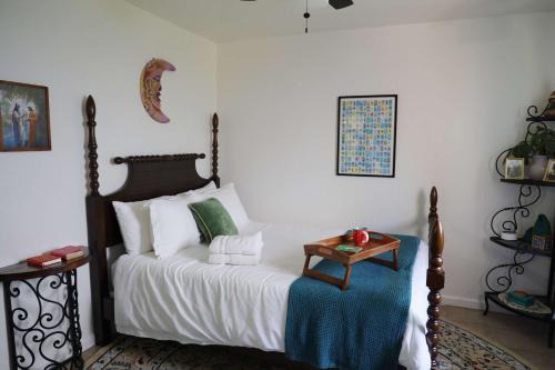 Golden Hill Apartment | Colorful Casita Frida 1BD Retreat by Balboa Park