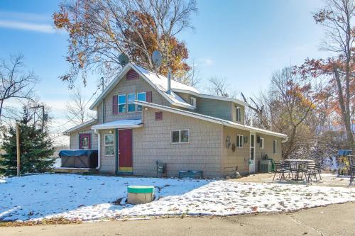 Campbellsport House | Colorful Cottage with Hot Tub - Steps to Long Lake!