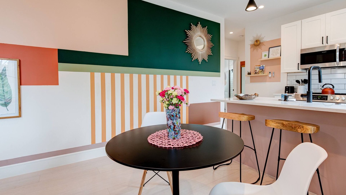 Royal Pines Condo | Colorful modern suite near Blue Ridge Parkway and Biltmore