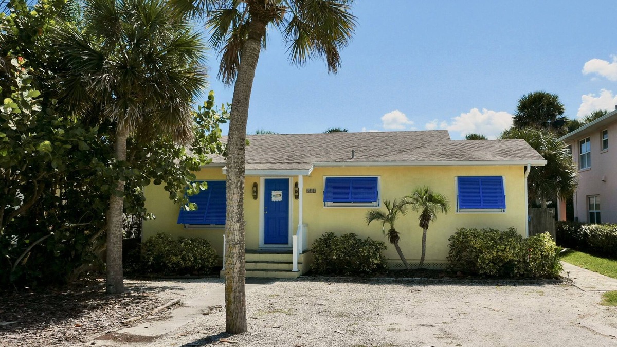 Horton Shores House | Colorful NSB Home W/Bonus Guest Cottage! Easy Beach Access and Walk to Flagler!