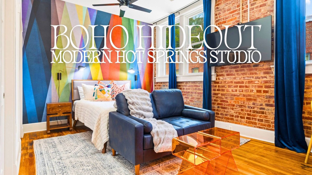 Hot Springs Apartment | Colorful Studio in Downtown Hot Springs