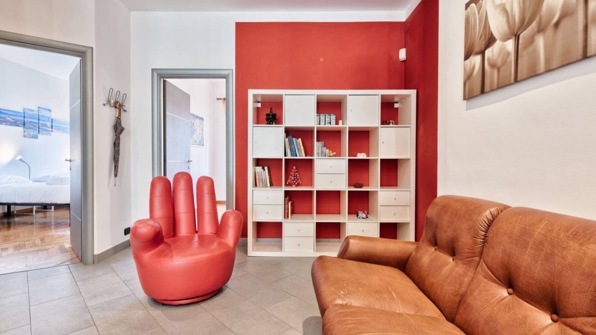 Vanchiglietta Apartment | Colorful Vanchiglietta Appt x5! PRIVATE GARAGE