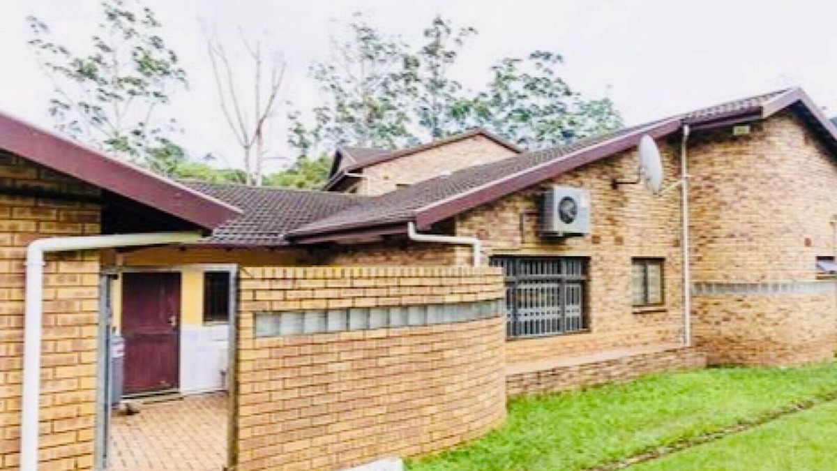 Berea House | Colosse is a modern private unit, perfect for individuals or couples