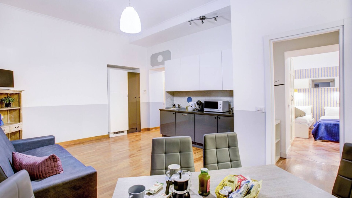 Celio Apartment | Colosseo Families and Groups 2BDR | Home and More