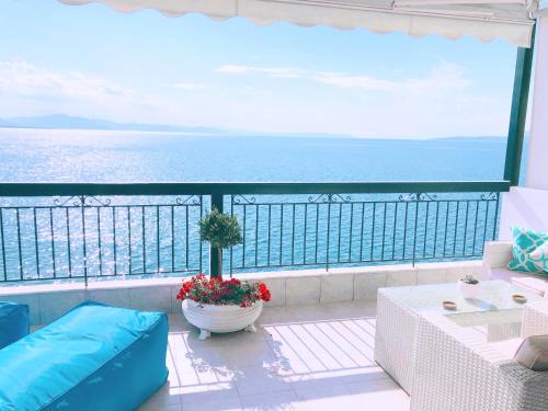 Nea Artaki Apartment | Colours Seaview Apartment