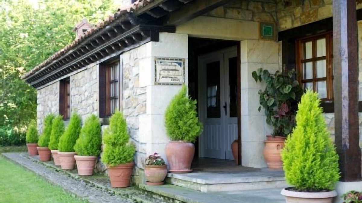 Los Tojos Cottage | Colsa apartments for 3 people