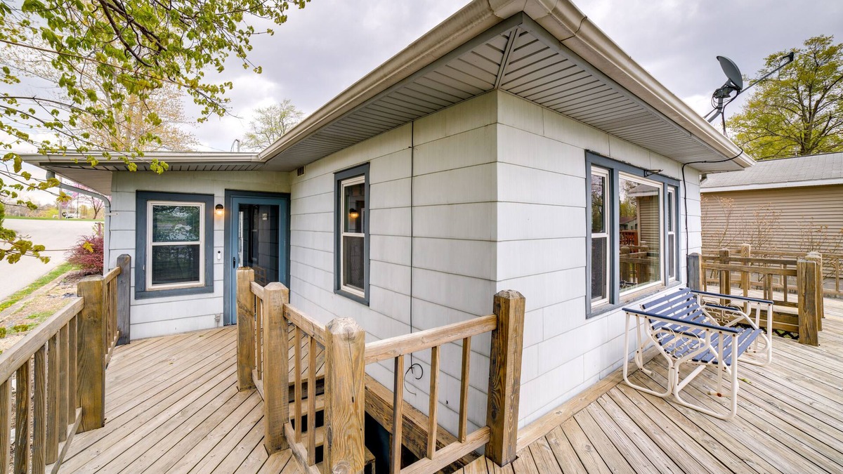 Columbia City Cottage | Columbia City Vacation Rental w/Lake Access