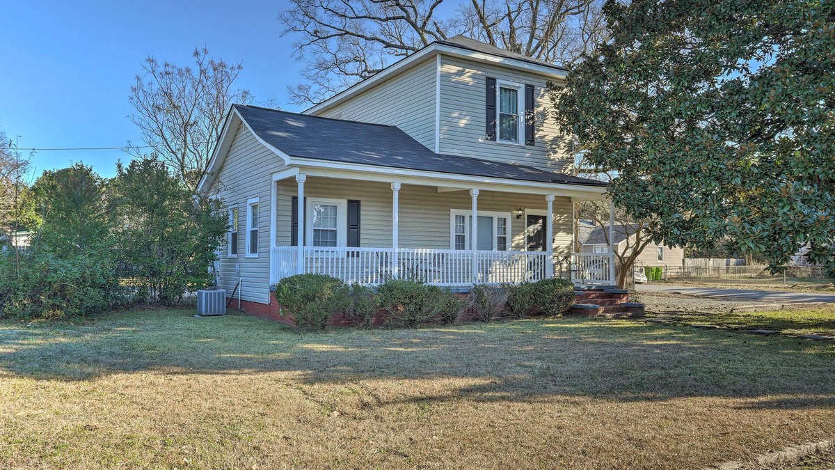 Columbia House | Columbia Home w/Spacious Yard < 2 Mi to Dtwn