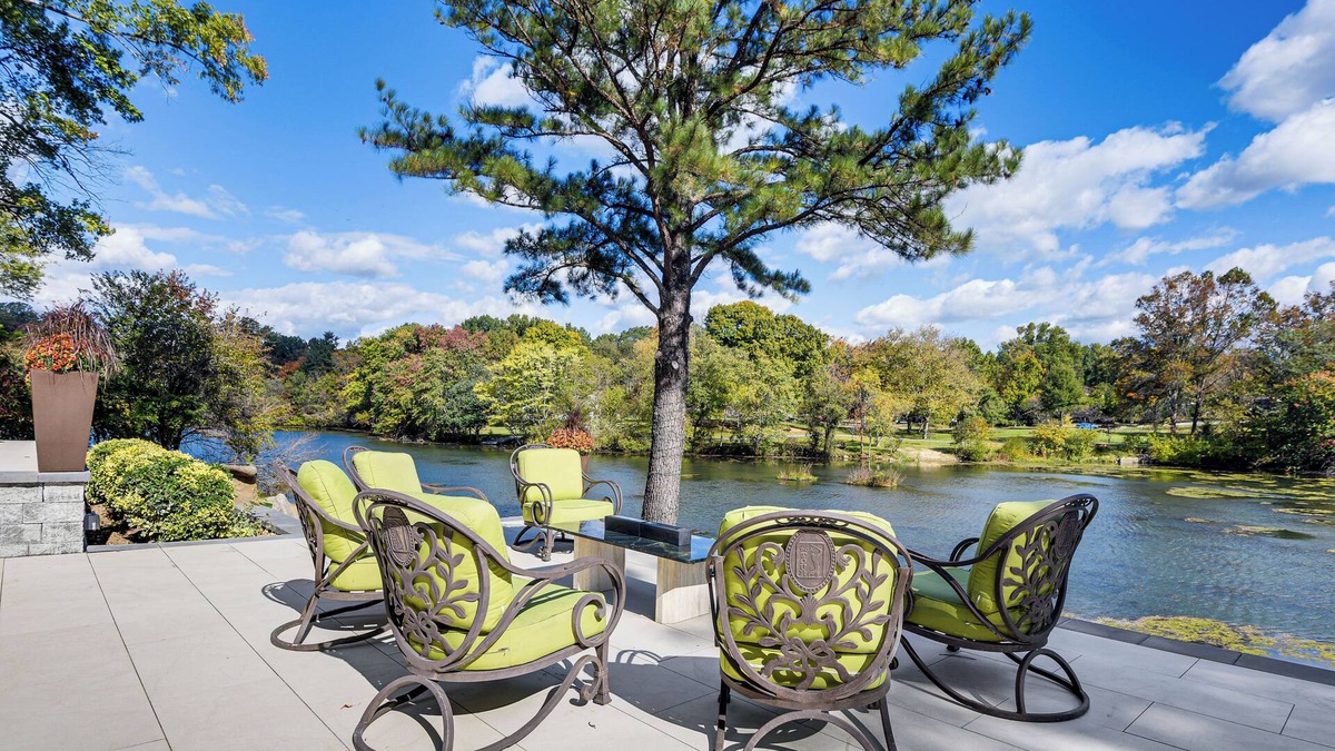 Columbia Apartment | Columbia Lakefront Escape: Serenity Room & Patio