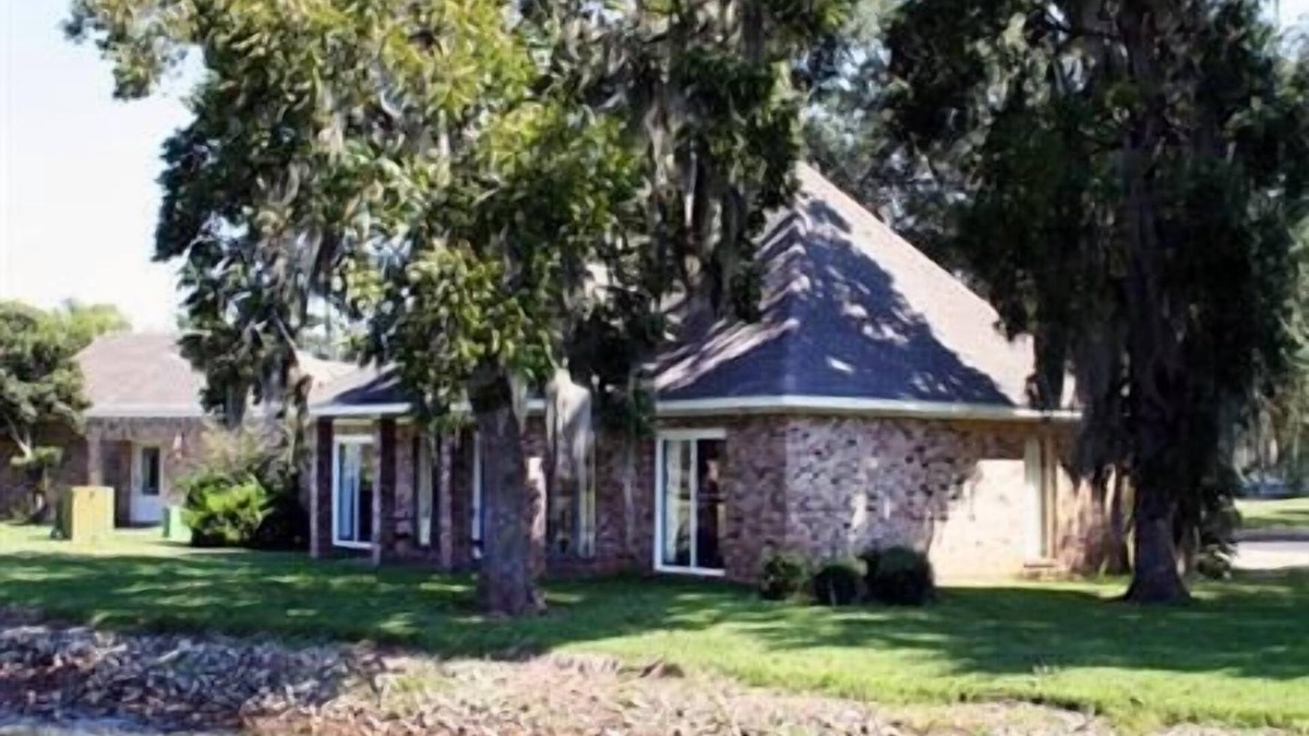 West Columbia Resort | Columbia Lakes Resort Cottages