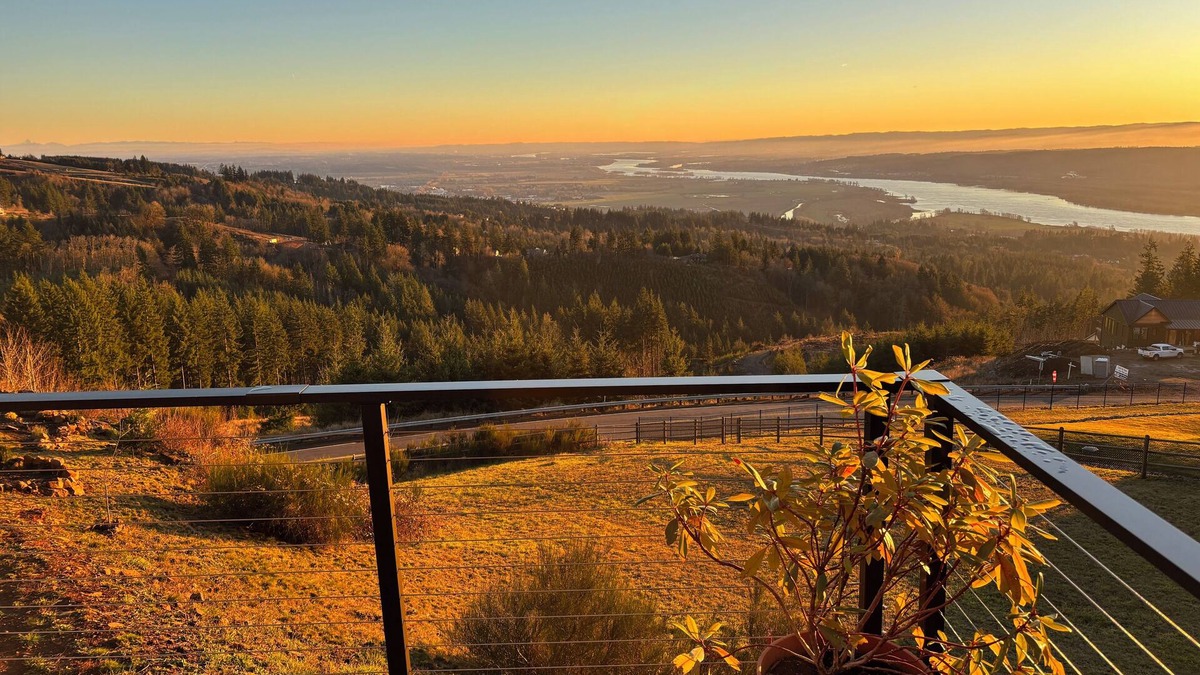Kalama Apartment | Columbia River Valley Eagle's Nest Private Guest Apartment