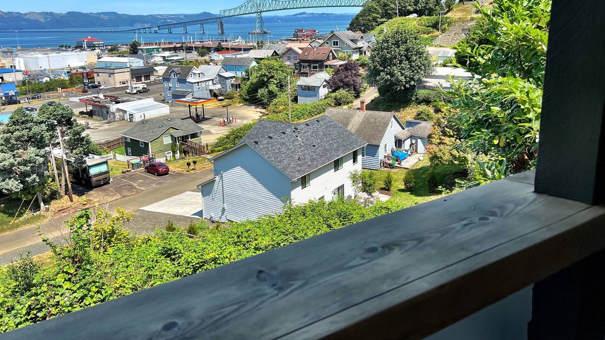 Astoria House | Columbia River View Bungalow 'Miss Esteri'