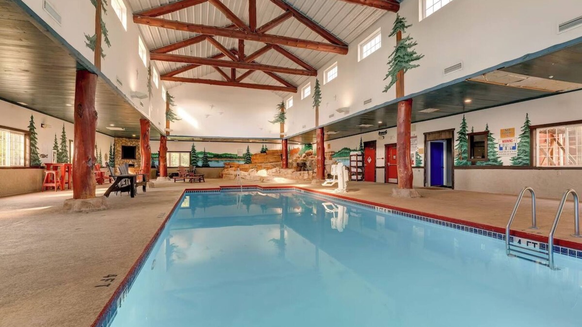Columbia Hotel | Columbia's Charming Getaway: Rustic Suites with Heated Pools | 2 Units