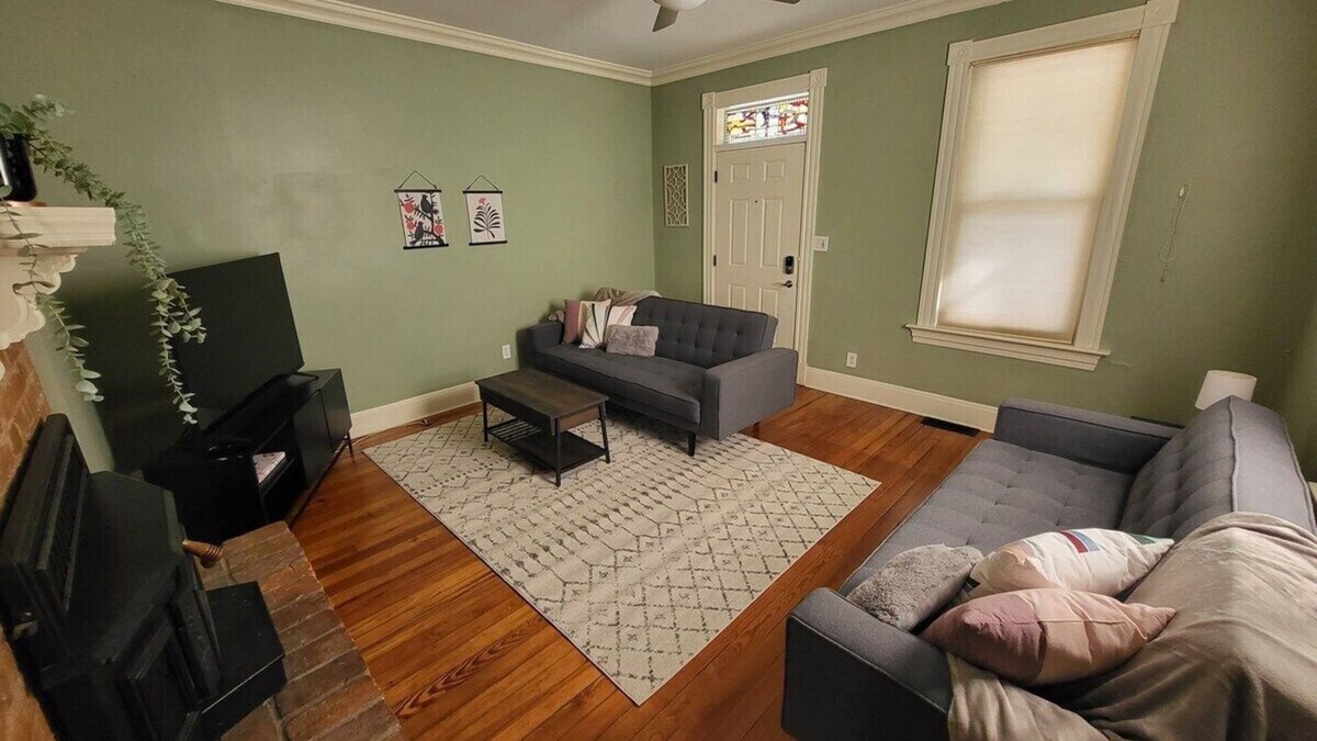 Cincinnati House | Columbia-Tusculum Gem 2BR Remodeled Historic Home