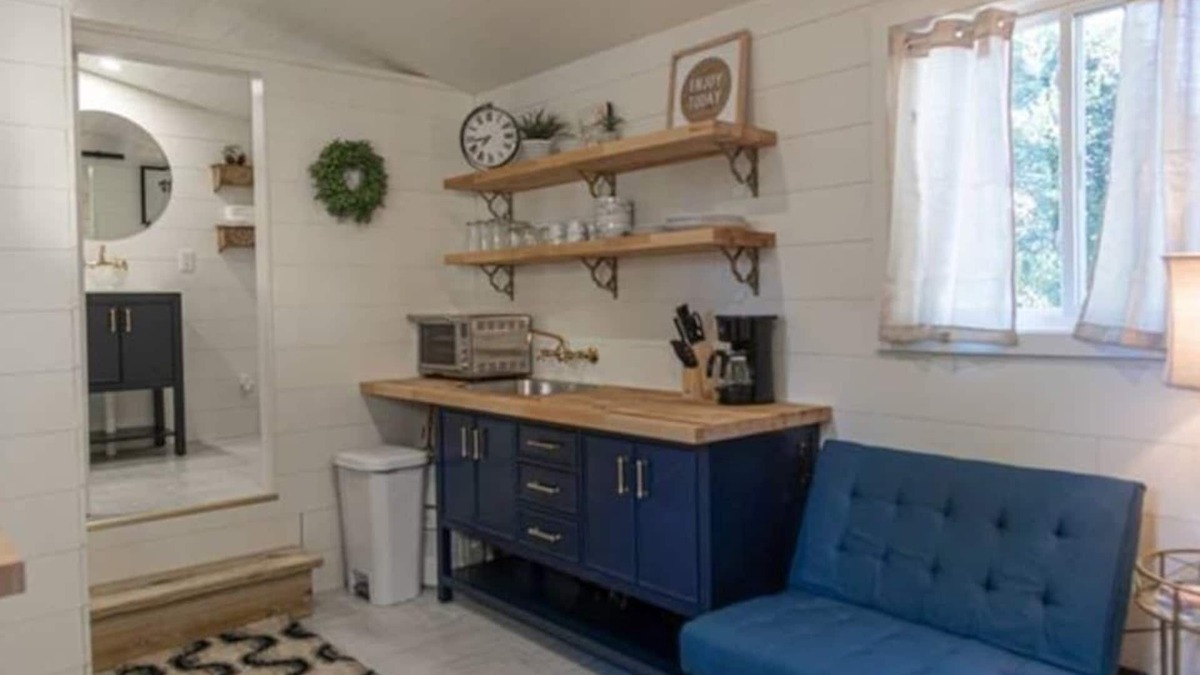 Columbus House | Columbus First Tiny House! Cozy, Modern, and Fun!