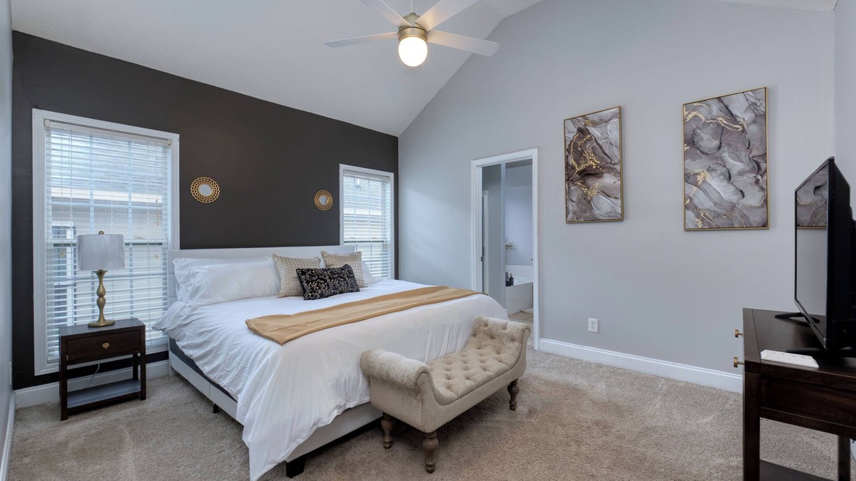 Columbus House | Columbus/Ft Moore Skylight Retreat