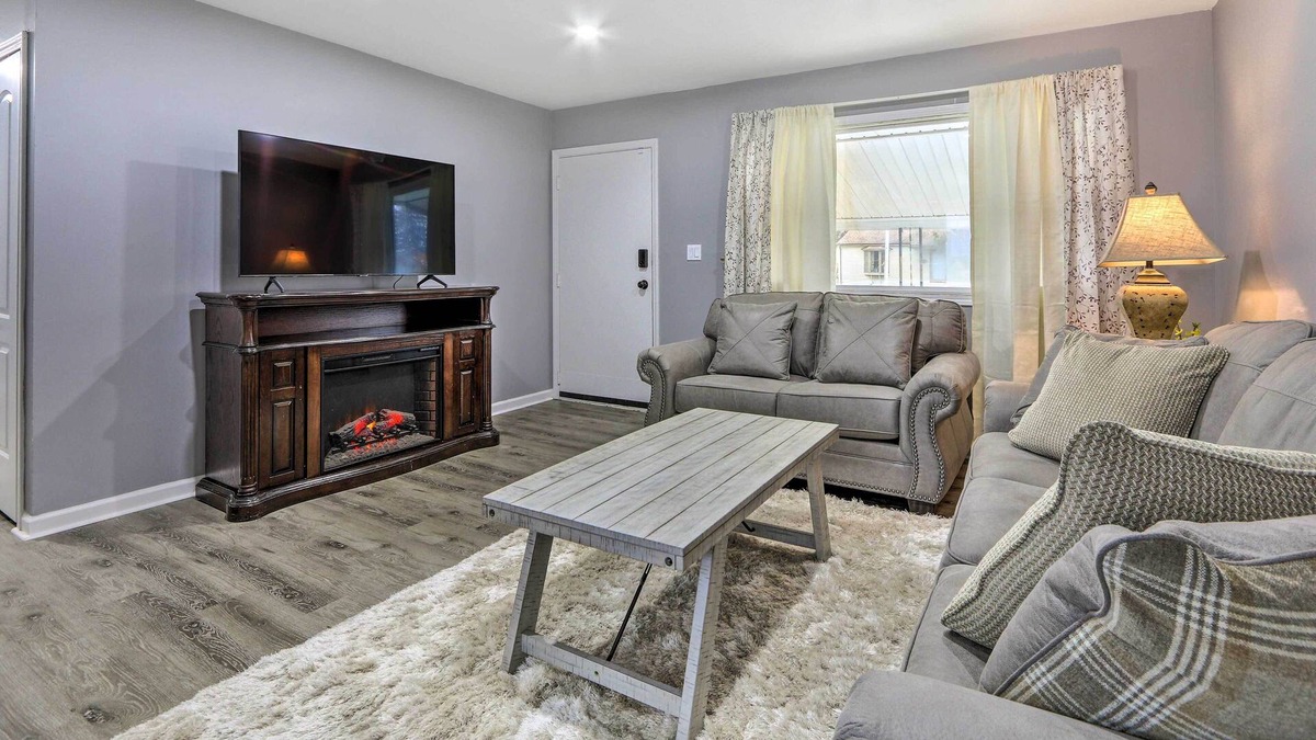 Columbus House | Columbus Home Just Minutes From Downtown!
