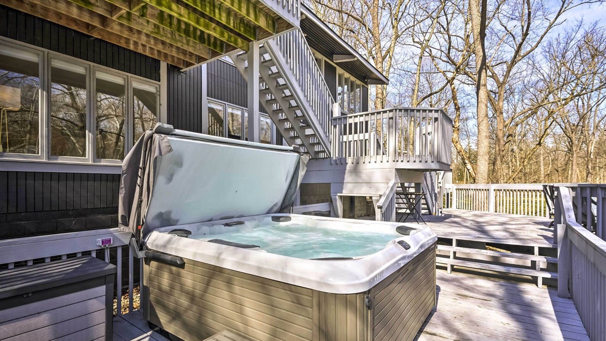 Mount Air House | Columbus Home with Private Hot Tub & River View!