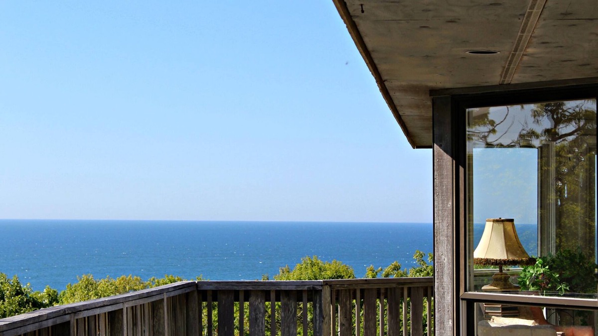 Montauk House | Columbus weekend is available ! Amazing Ocean Views in Hither Hills
